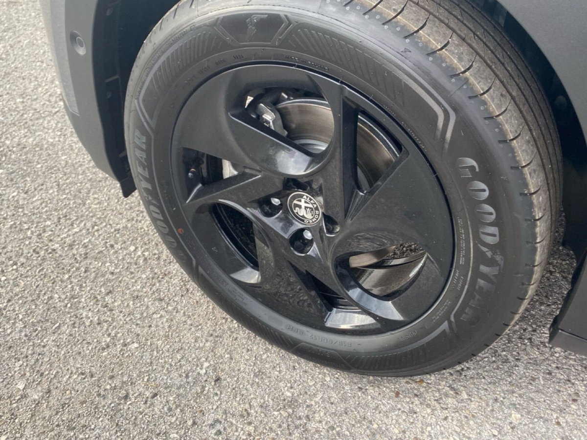 Alfa Romeo Junior 1.2 ibrida Sprint 145cv edct6 (15)