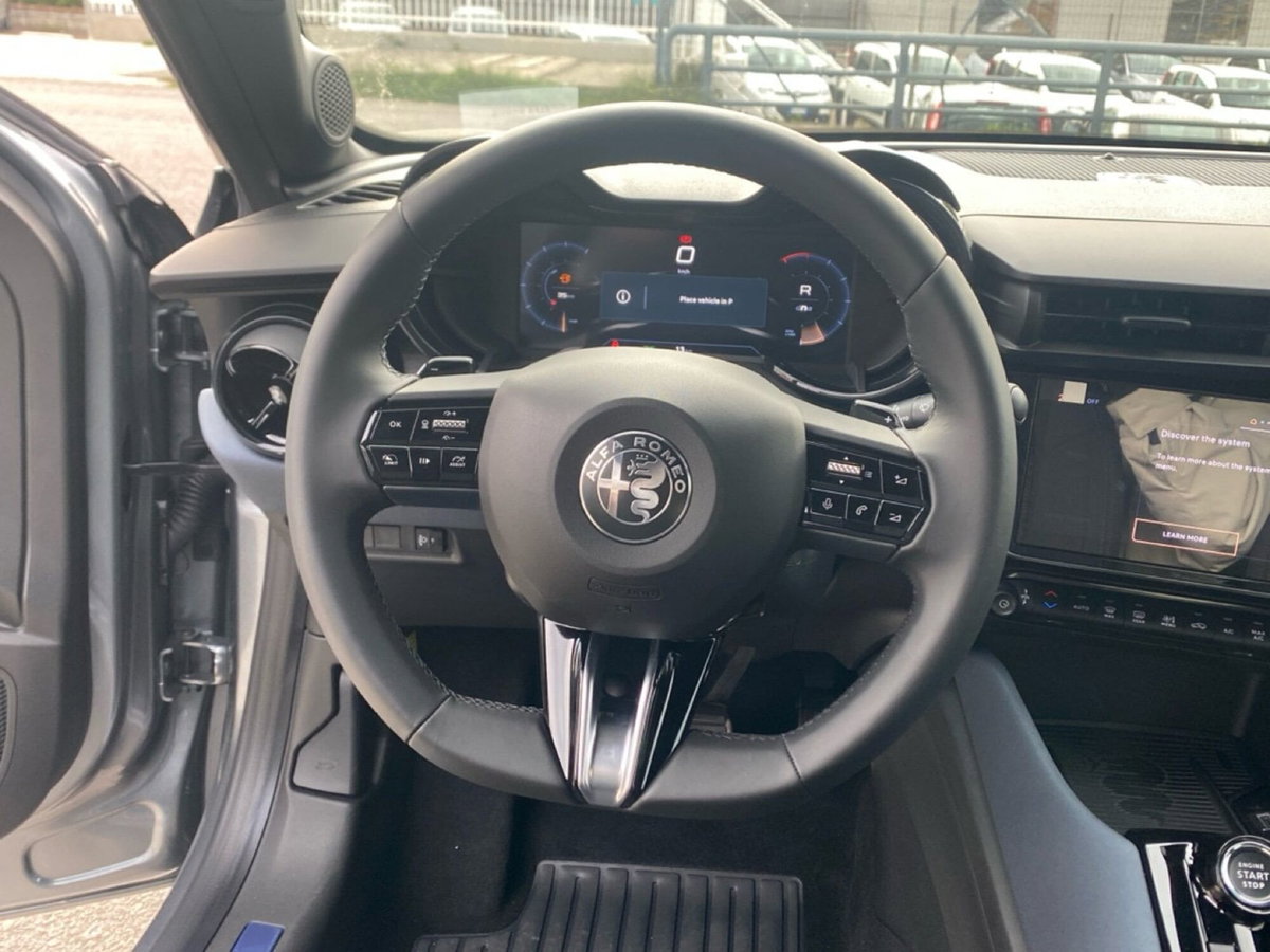 Alfa Romeo Junior 1.2 ibrida Sprint 145cv edct6 (20)
