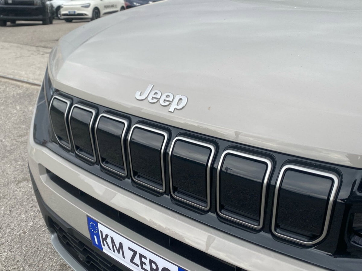 Jeep Avenger 1.2 turbo e-hybrid mhev Summit fwd 110cv edct6 (13)