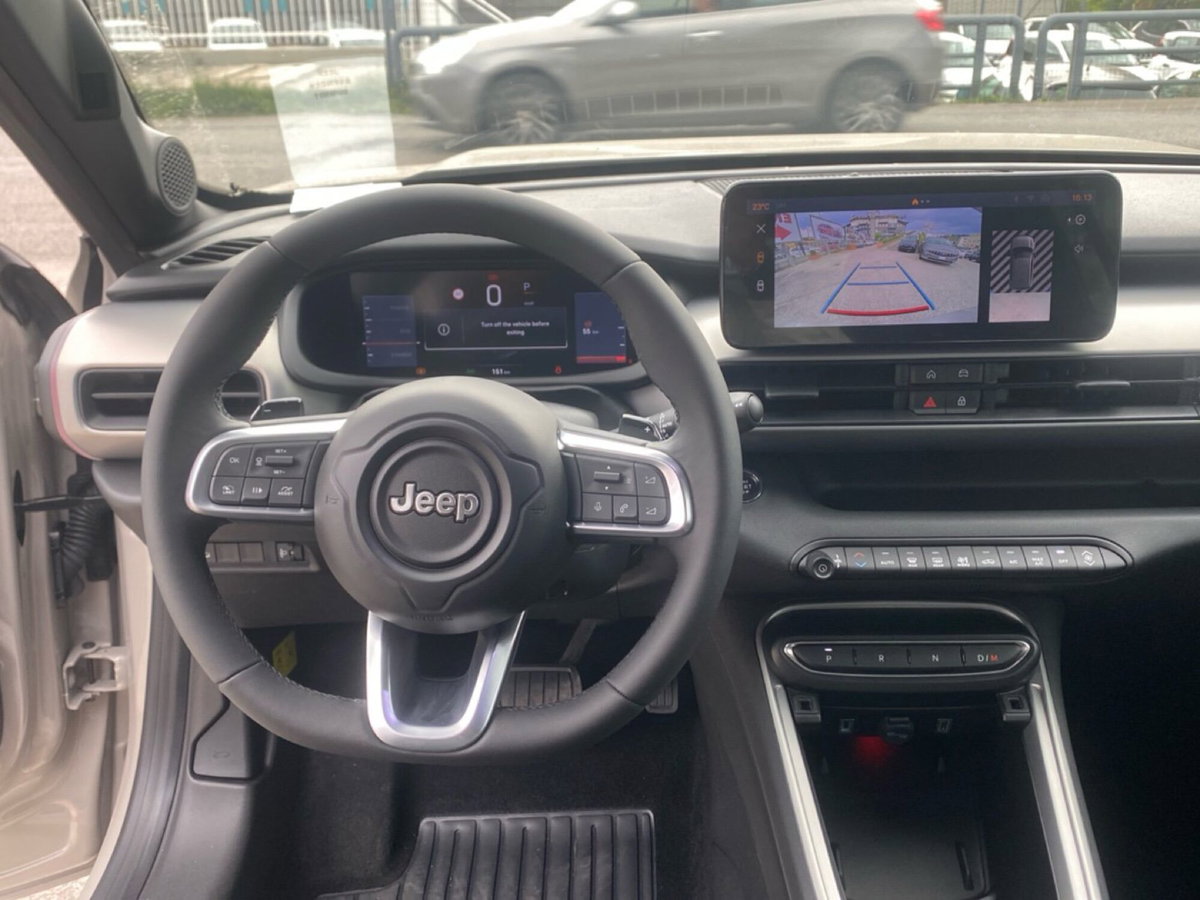 Jeep Avenger 1.2 turbo e-hybrid mhev Summit fwd 110cv edct6 (18)