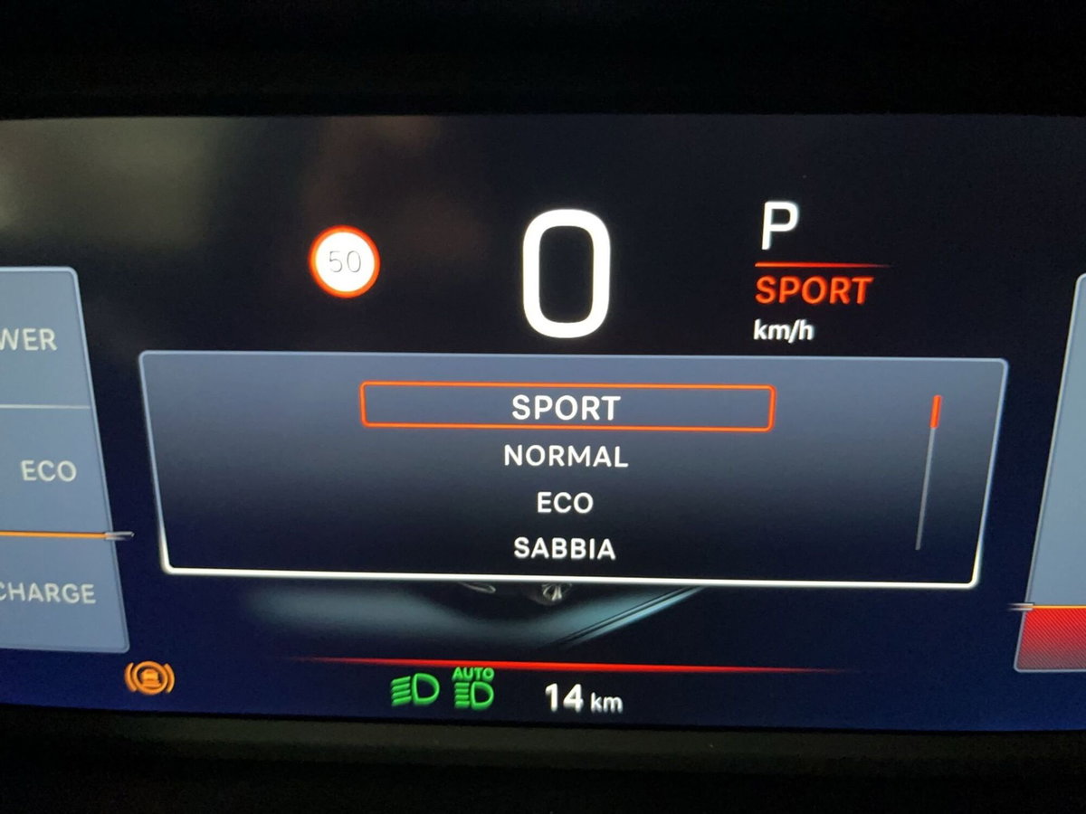 Jeep Avenger 1.2 turbo e-hybrid mhev Altitude fwd 110cv edct6 (18)