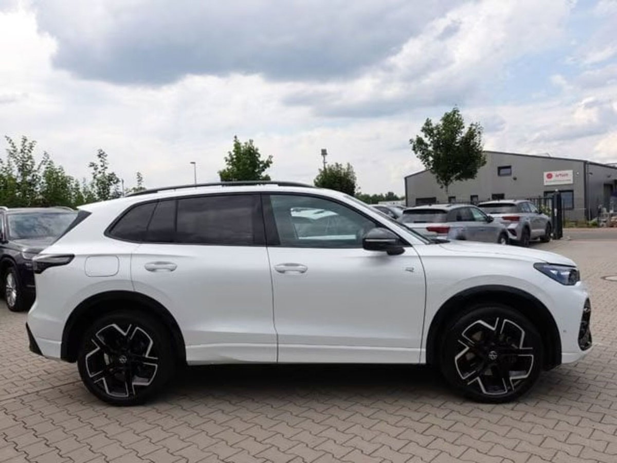 Volkswagen Tiguan 2.0 tdi R-Line 4motion 193cv dsg (3)