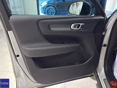 Volvo XC40 T5 Recharge Plug-in Hybrid R-design (18)