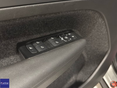 Volvo XC40 T5 Recharge Plug-in Hybrid R-design (19)