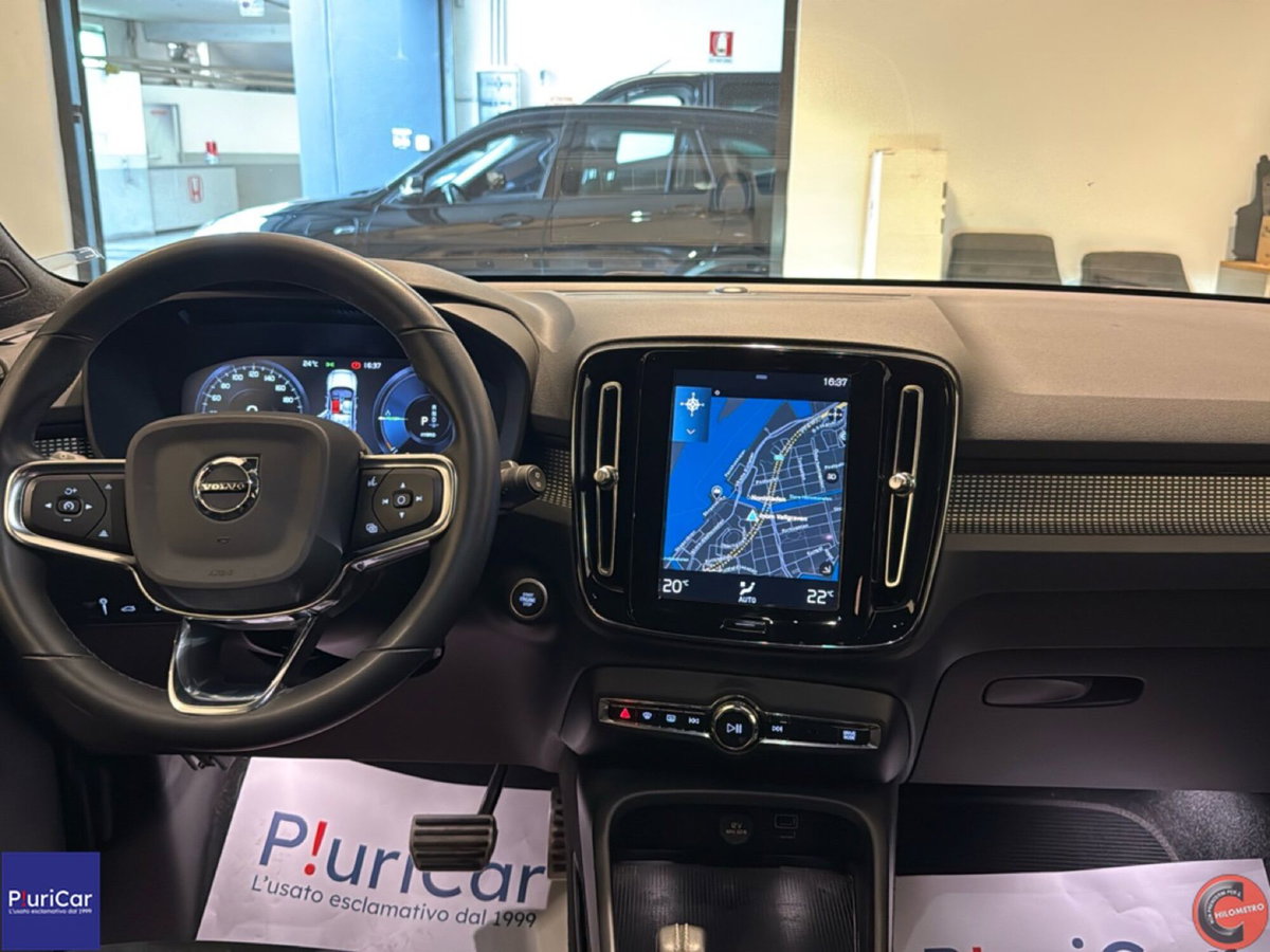 Volvo XC40 T5 Recharge Plug-in Hybrid R-design (4)