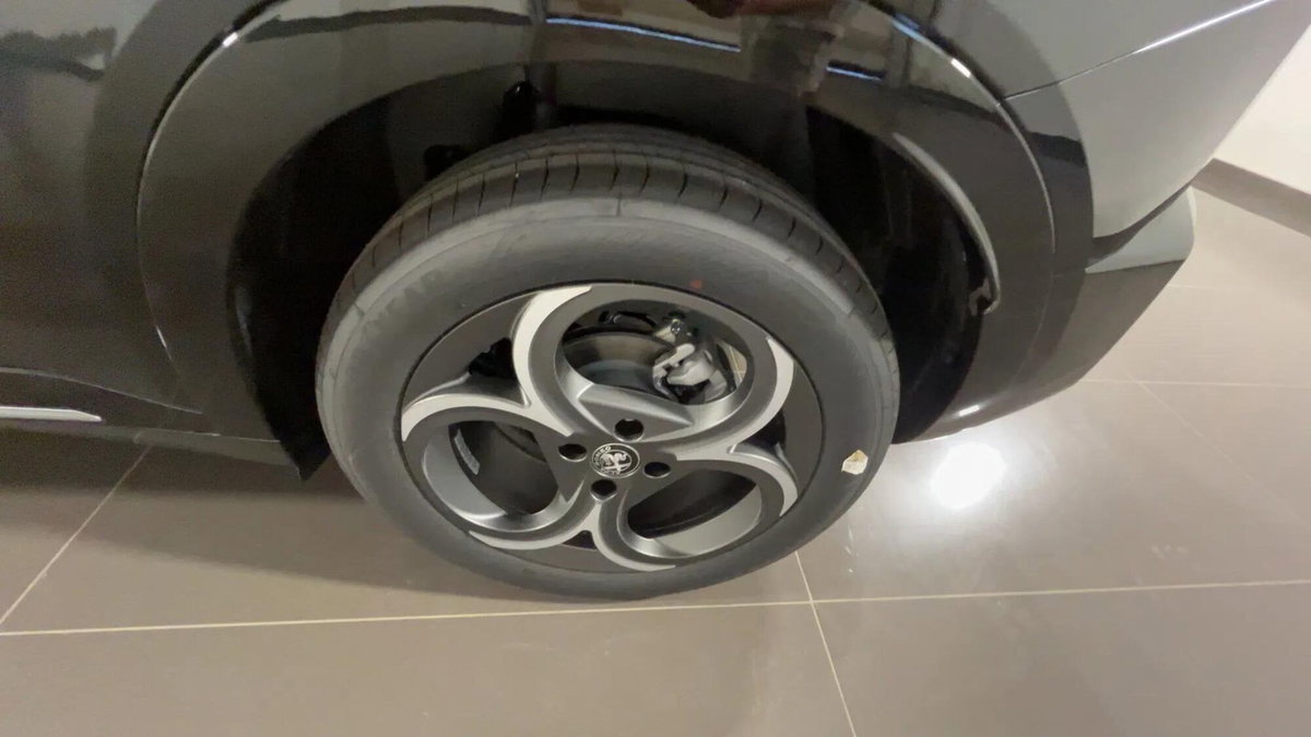 Alfa Romeo Junior 1.2 ibrida Sport Speciale 145cv edct6 (7)