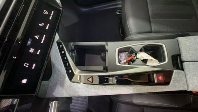Peugeot 3008 1.2 hybrid 48V GT 136cv e-dcs6 (18)