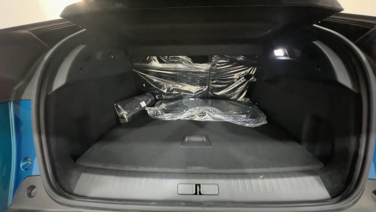 Peugeot 3008 1.2 hybrid 48V GT 136cv e-dcs6 (9)