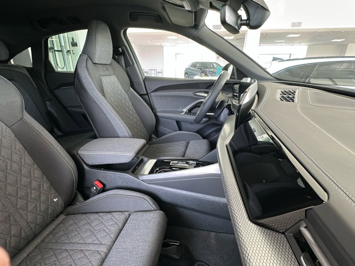 Audi Q5 Sportback 2.0 tdi mhev+ S line quattro 204cv s-tronic (15)
