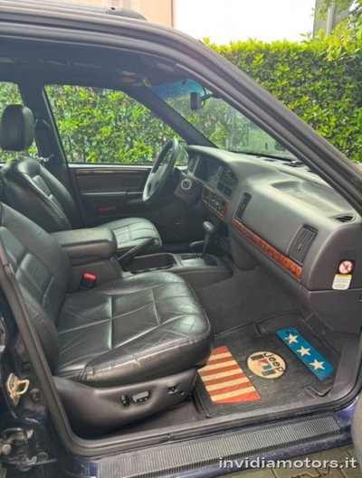 Jeep Grand Cherokee 5.2 (EU) 4WD aut. Quadra-Trac Limited (6)