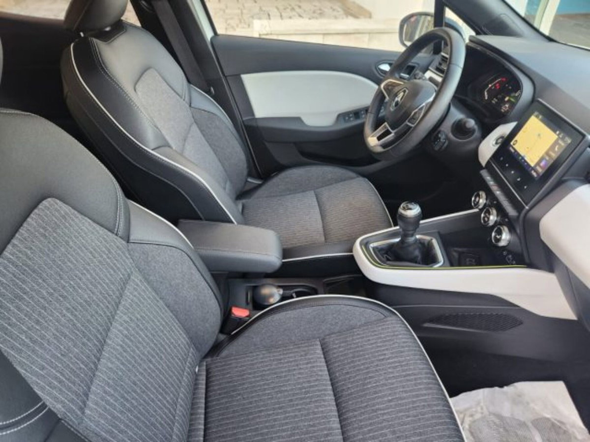 Renault Clio 1.0 tce Techno Gpl 100cv (12)