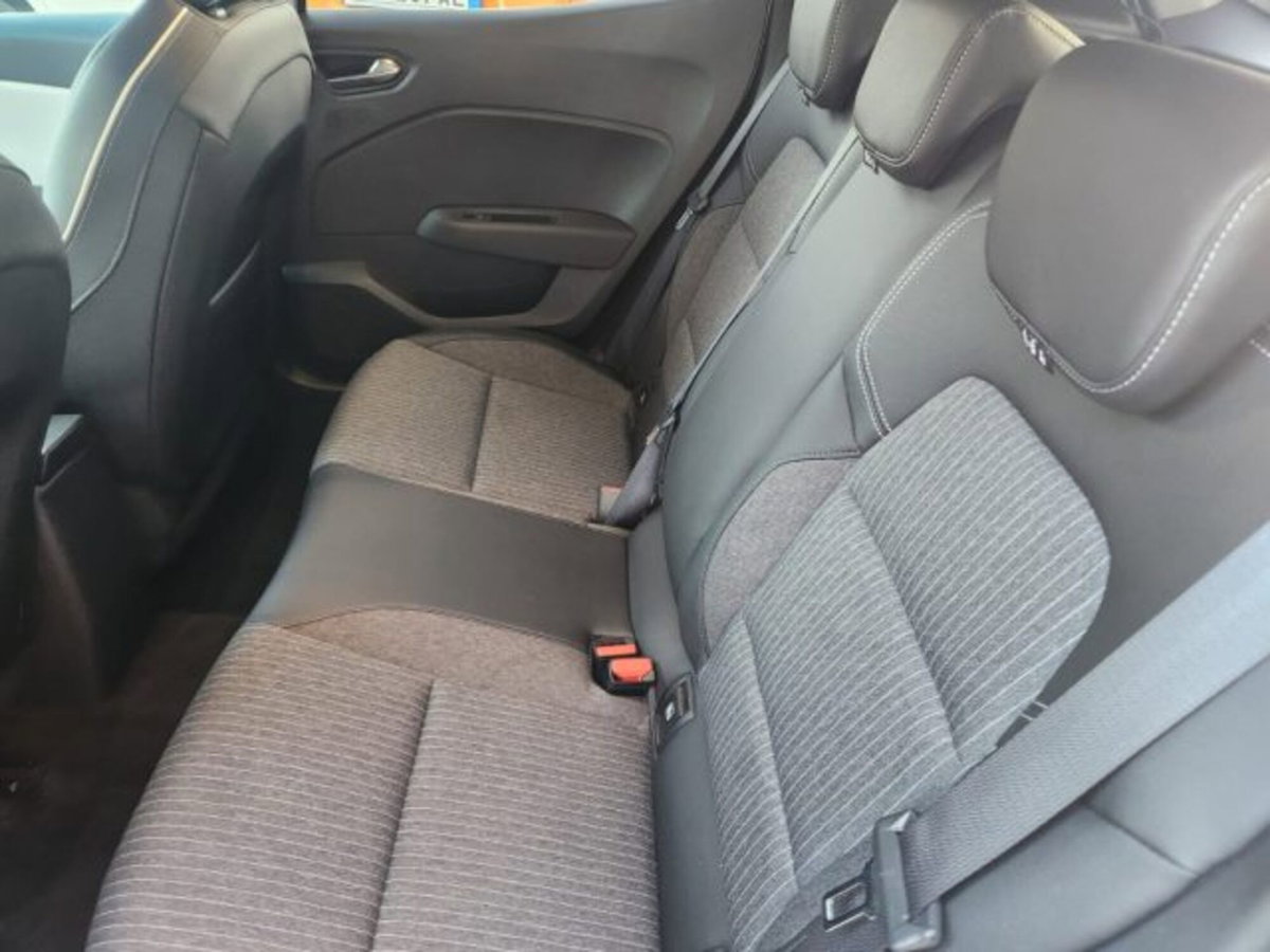Renault Clio 1.0 tce Techno Gpl 100cv (13)