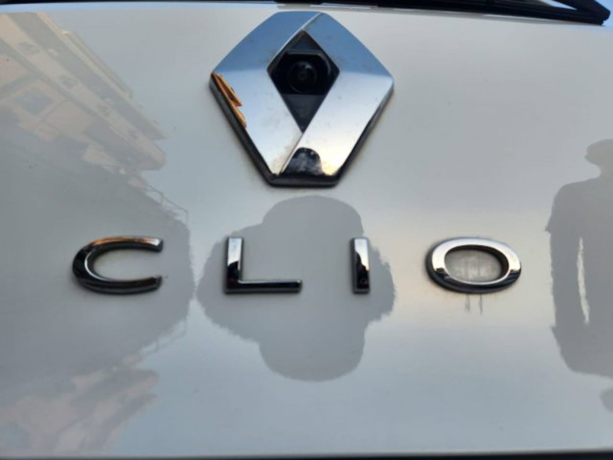 Renault Clio 1.0 tce Techno Gpl 100cv (14)