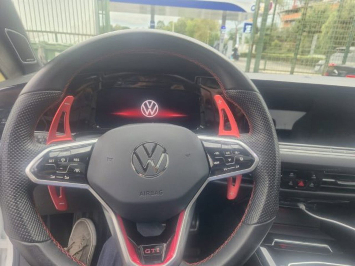 Volkswagen Golf 2.0 TSI GTI DSG (12)