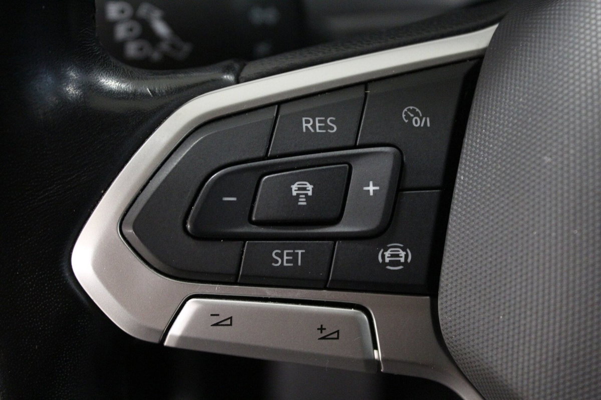Volkswagen T-Roc 1.0 TSI Life (12)