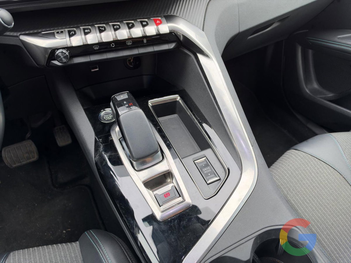 Peugeot 3008 Hybrid 225 e-EAT8 Allure (11)