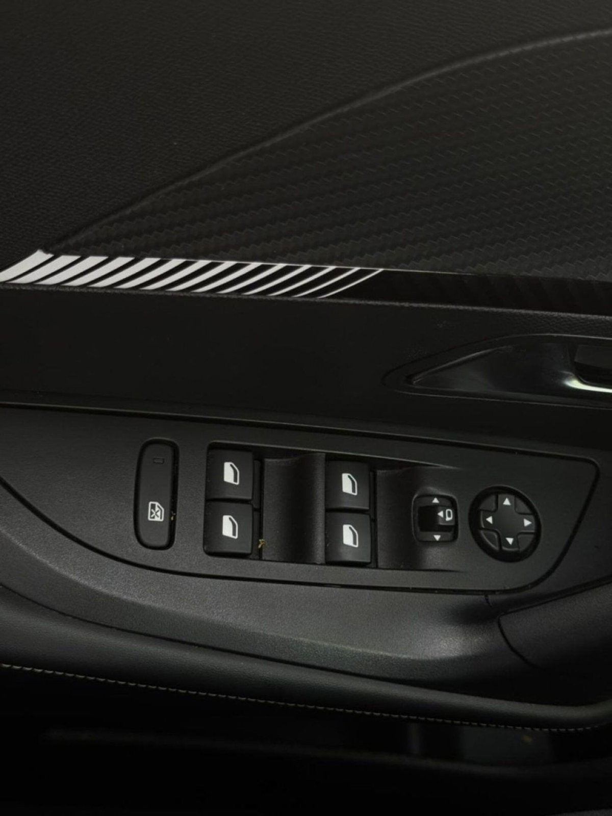 Peugeot 2008 PureTech 100 S&S Allure (15)
