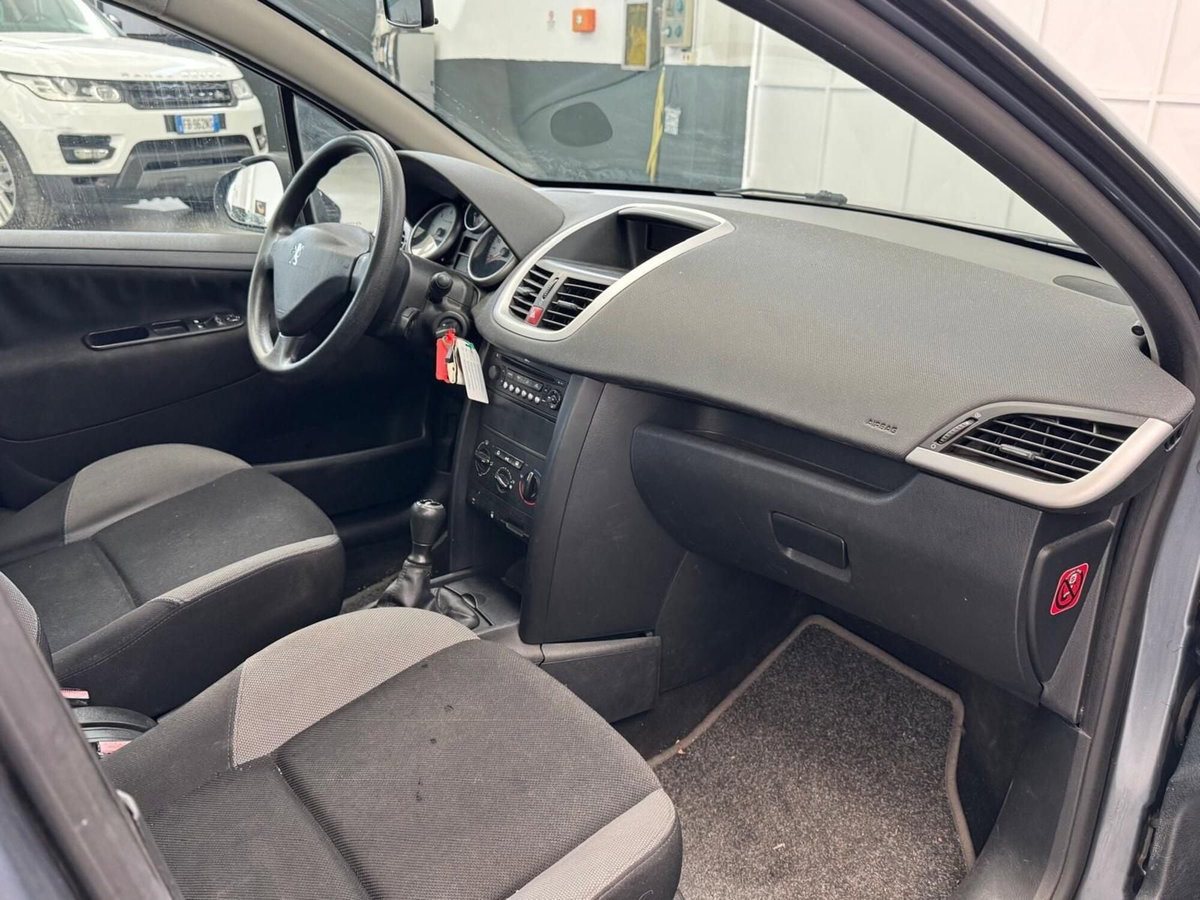 Peugeot 207 HDi 70CV 5p. XS (6)