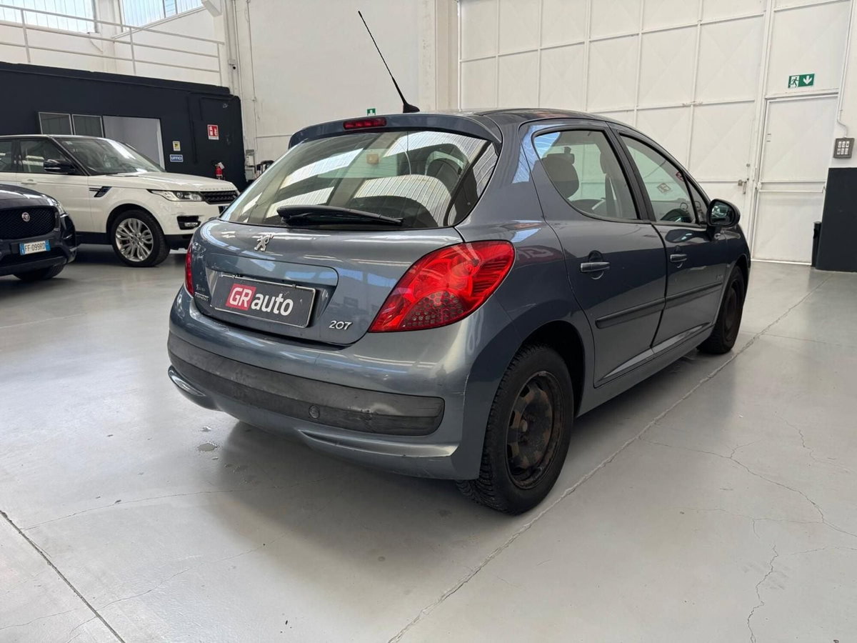 Peugeot 207 HDi 70CV 5p. XS (7)