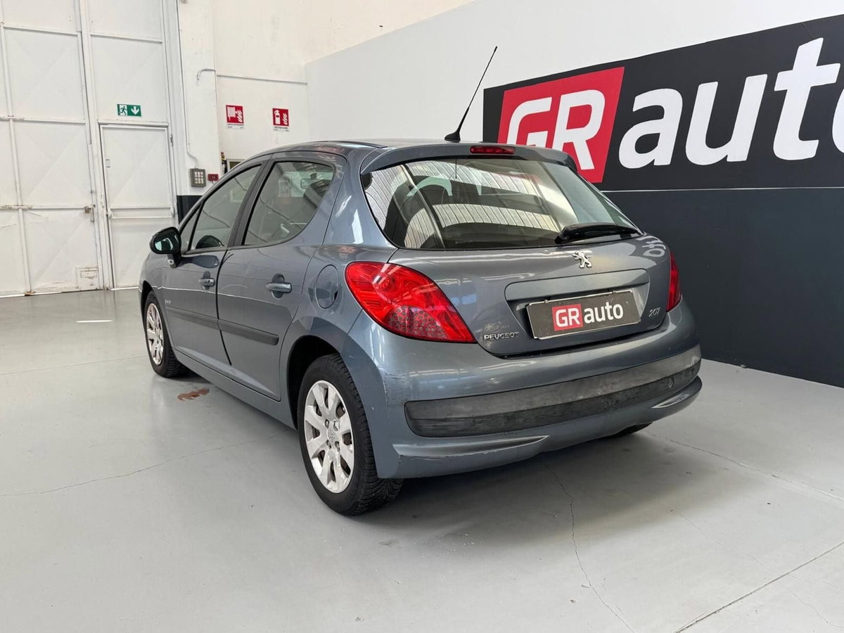 Peugeot 207 HDi 70CV 5p. XS (9)