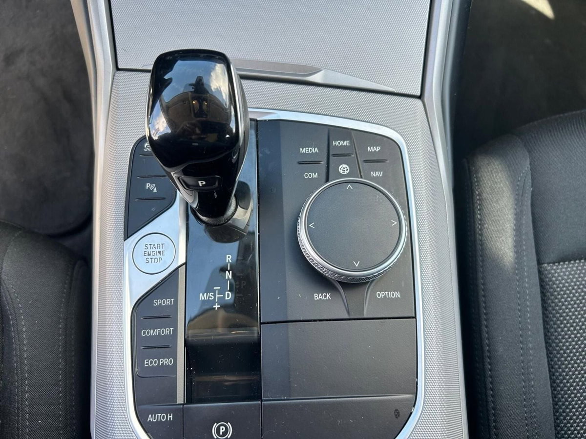 BMW Serie 3 Touring 318d 48V  Business Advantage (14)