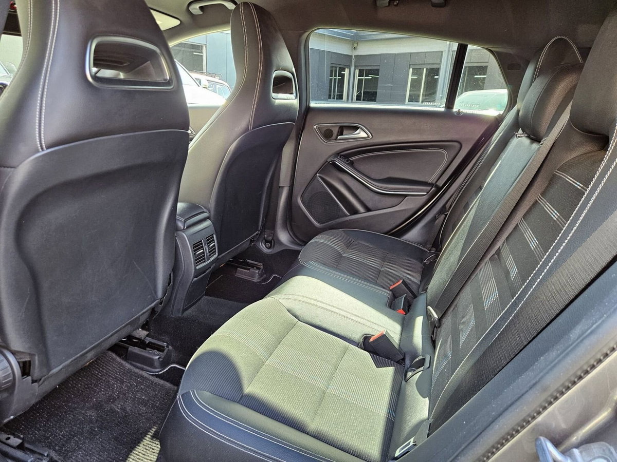 Mercedes-Benz CLA Shooting Brake 200 d Premium (11)