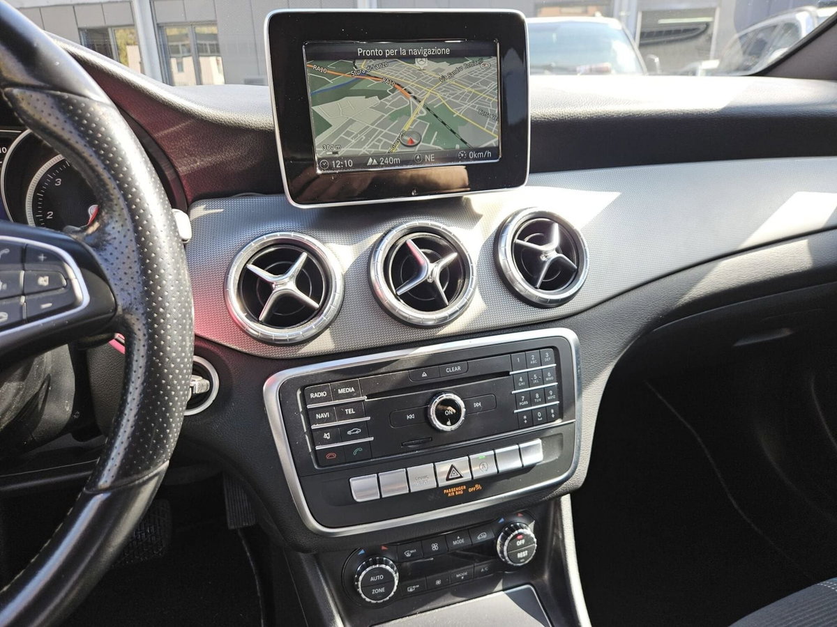 Mercedes-Benz CLA Shooting Brake 200 d Premium (13)