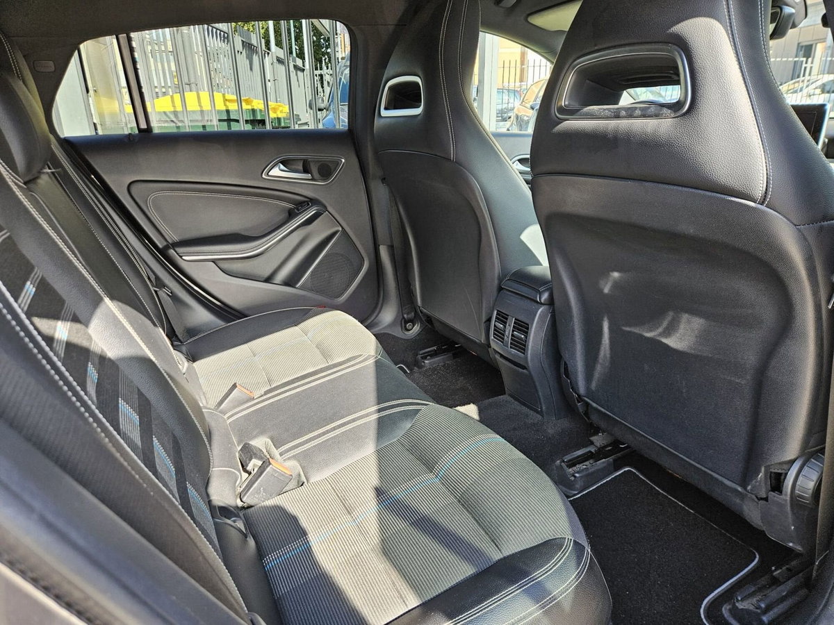 Mercedes-Benz CLA Shooting Brake 200 d Premium (16)