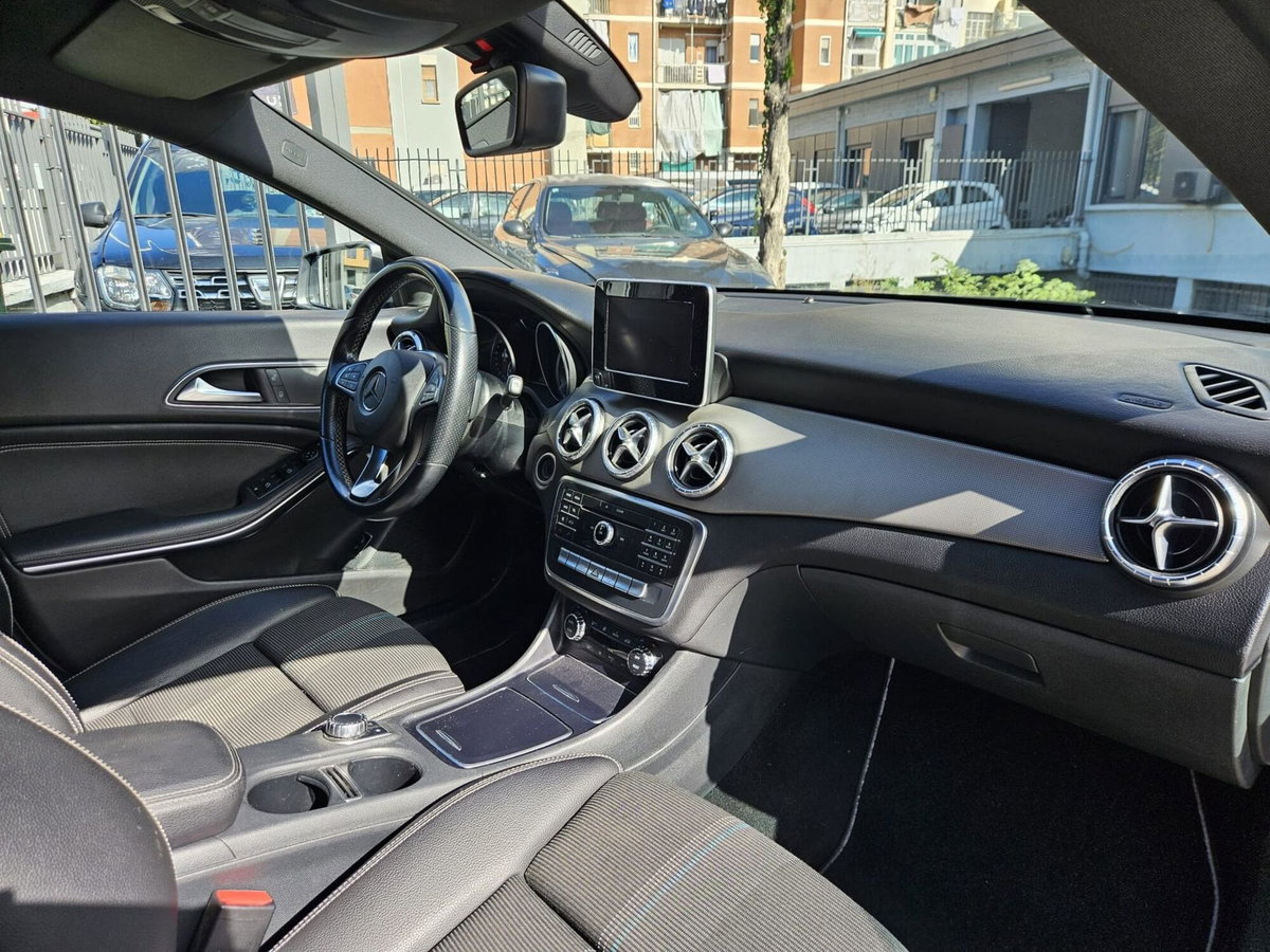 Mercedes-Benz CLA Shooting Brake 200 d Premium (17)