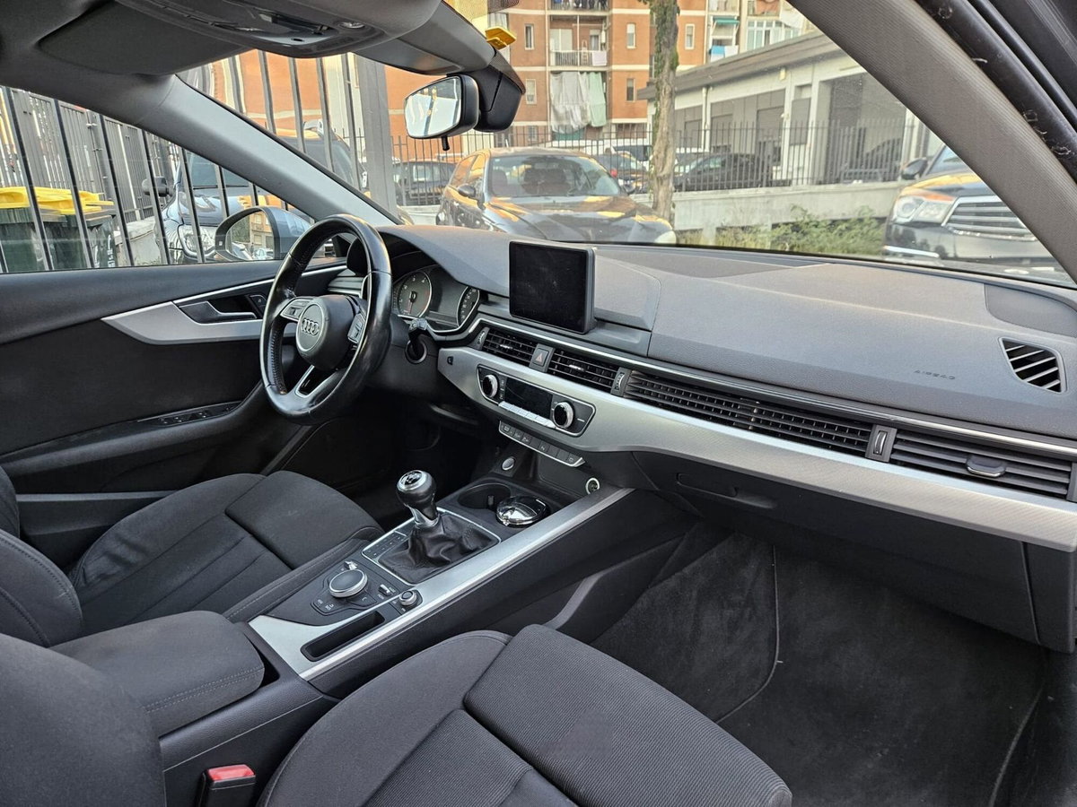 Audi A4 Avant 2.0 TDI 150 CV Business (10)