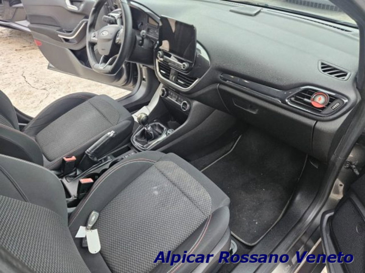 Ford Fiesta 1.5 TDCi 120 CV 5 porte ST-Line (16)