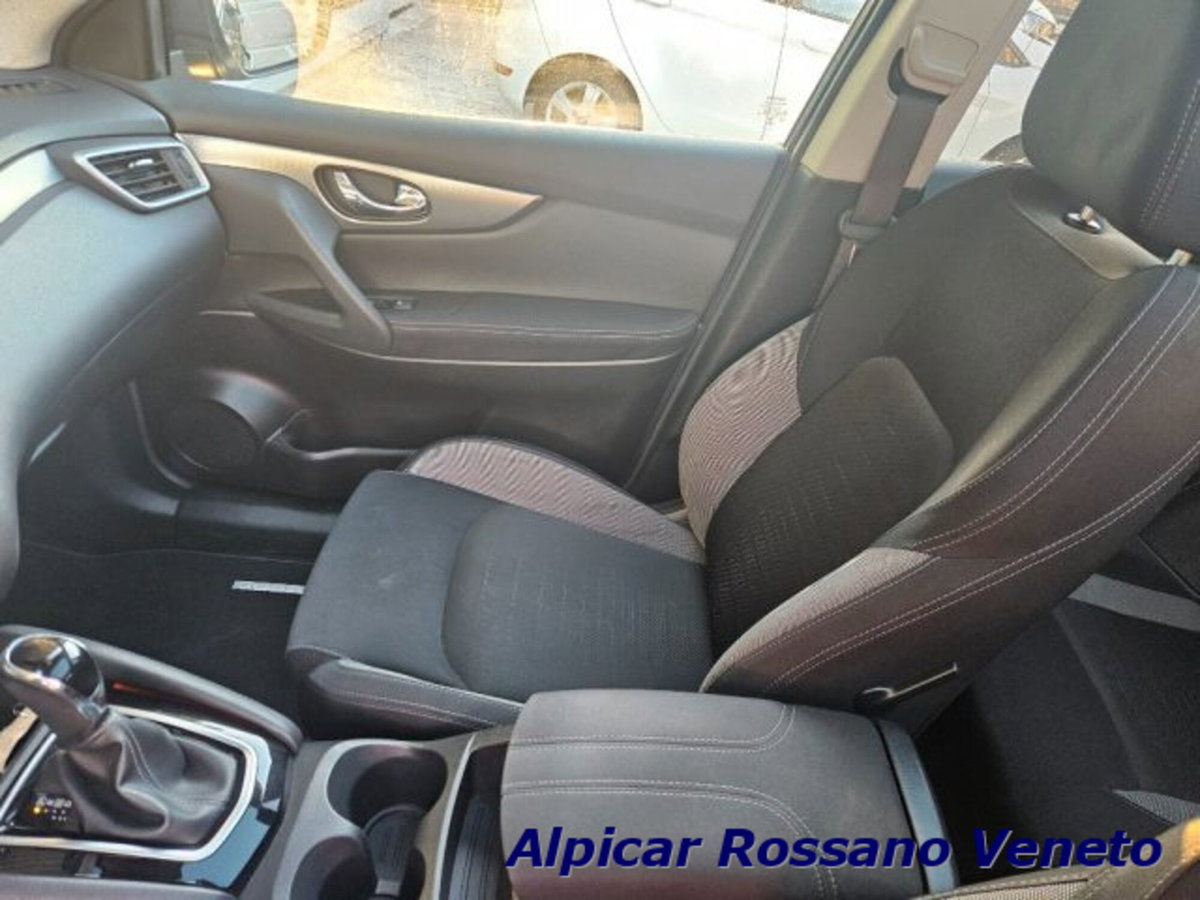 Nissan Qashqai 1.2 DIG-T N-Connecta (9)