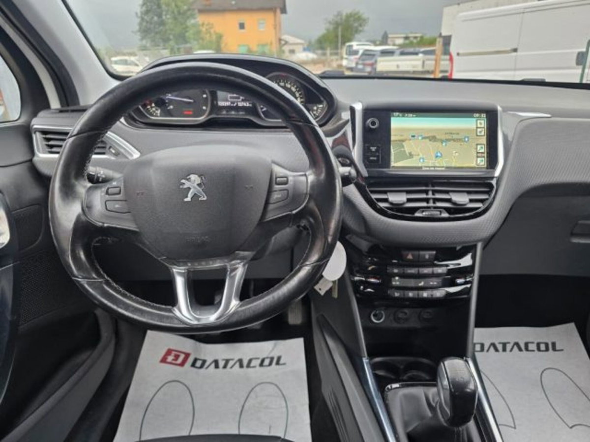 Peugeot 2008 e-HDi 92 CV Stop&Start robotizzato Allure (12)