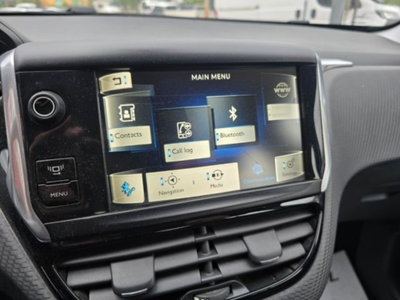Peugeot 2008 e-HDi 92 CV Stop&Start robotizzato Allure (14)