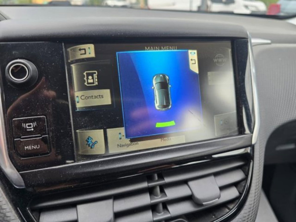 Peugeot 2008 e-HDi 92 CV Stop&Start robotizzato Allure (15)