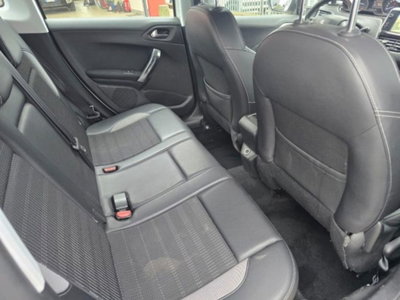 Peugeot 2008 e-HDi 92 CV Stop&Start robotizzato Allure (9)