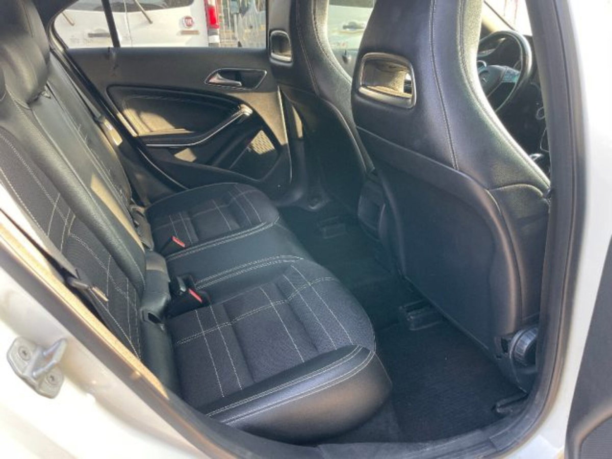 Mercedes-Benz Classe A 180 CDI Executive (6)