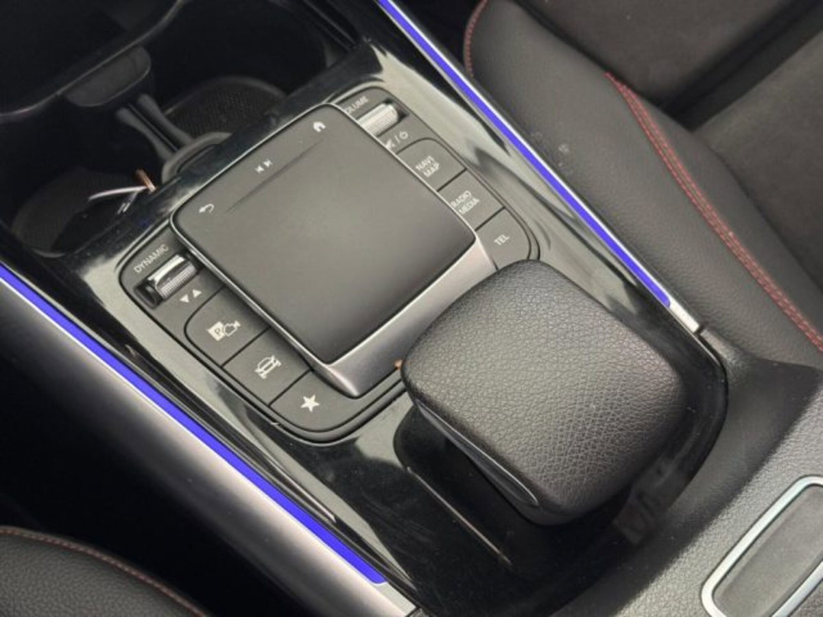 Mercedes-Benz GLA SUV 200 d Automatic Premium (14)