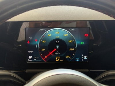 Mercedes-Benz GLA SUV 200 d Automatic Premium (18)