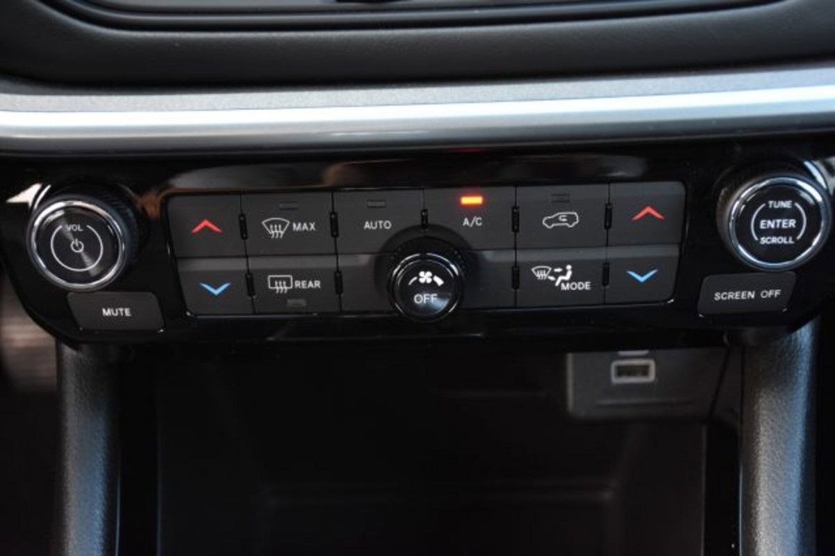 Jeep Compass 1.6 Multijet II 2WD Limited (14)