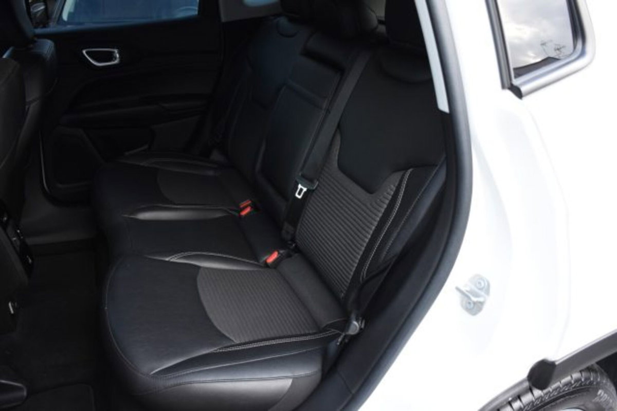 Jeep Compass 1.6 Multijet II 2WD Limited (17)