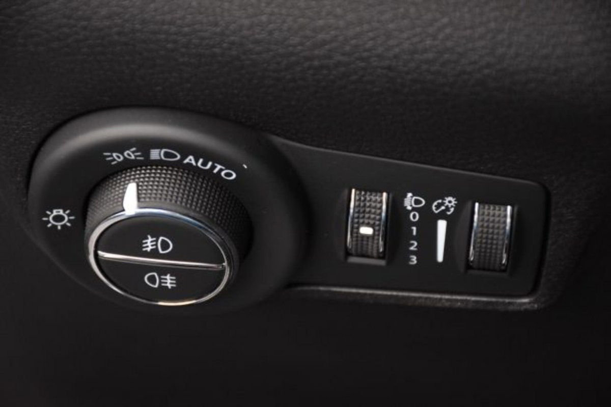 Jeep Compass 1.6 Multijet II 2WD Limited (19)