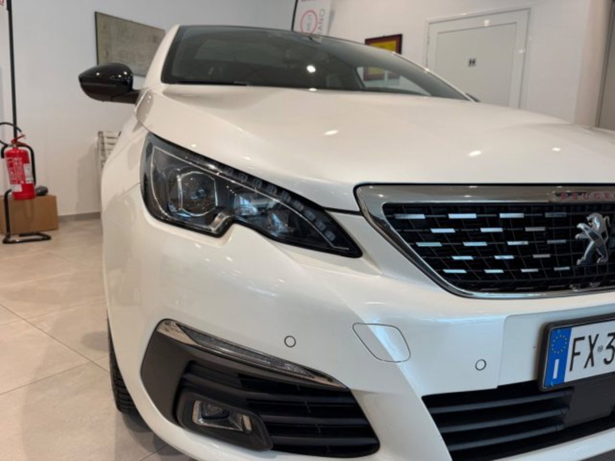 Peugeot 308 BlueHDi 130 S&S EAT8 GT Line (16)