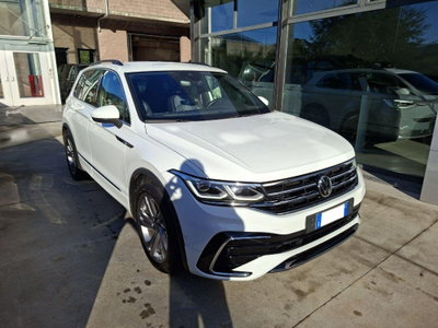 Volkswagen Tiguan 2.0 tdi R-Line 150cv dsg usata