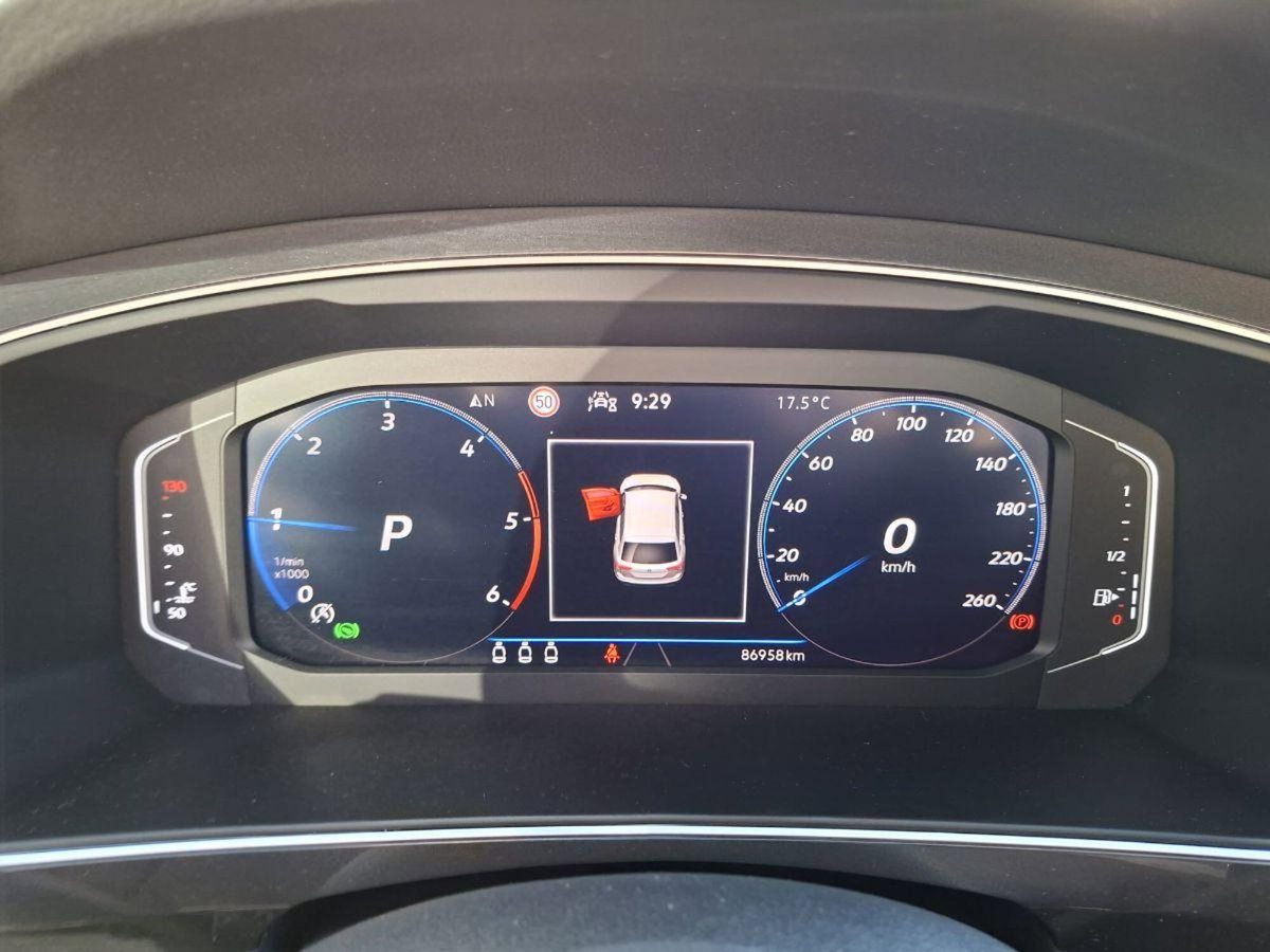 Volkswagen Tiguan 2.0 tdi R-Line 150cv dsg (11)