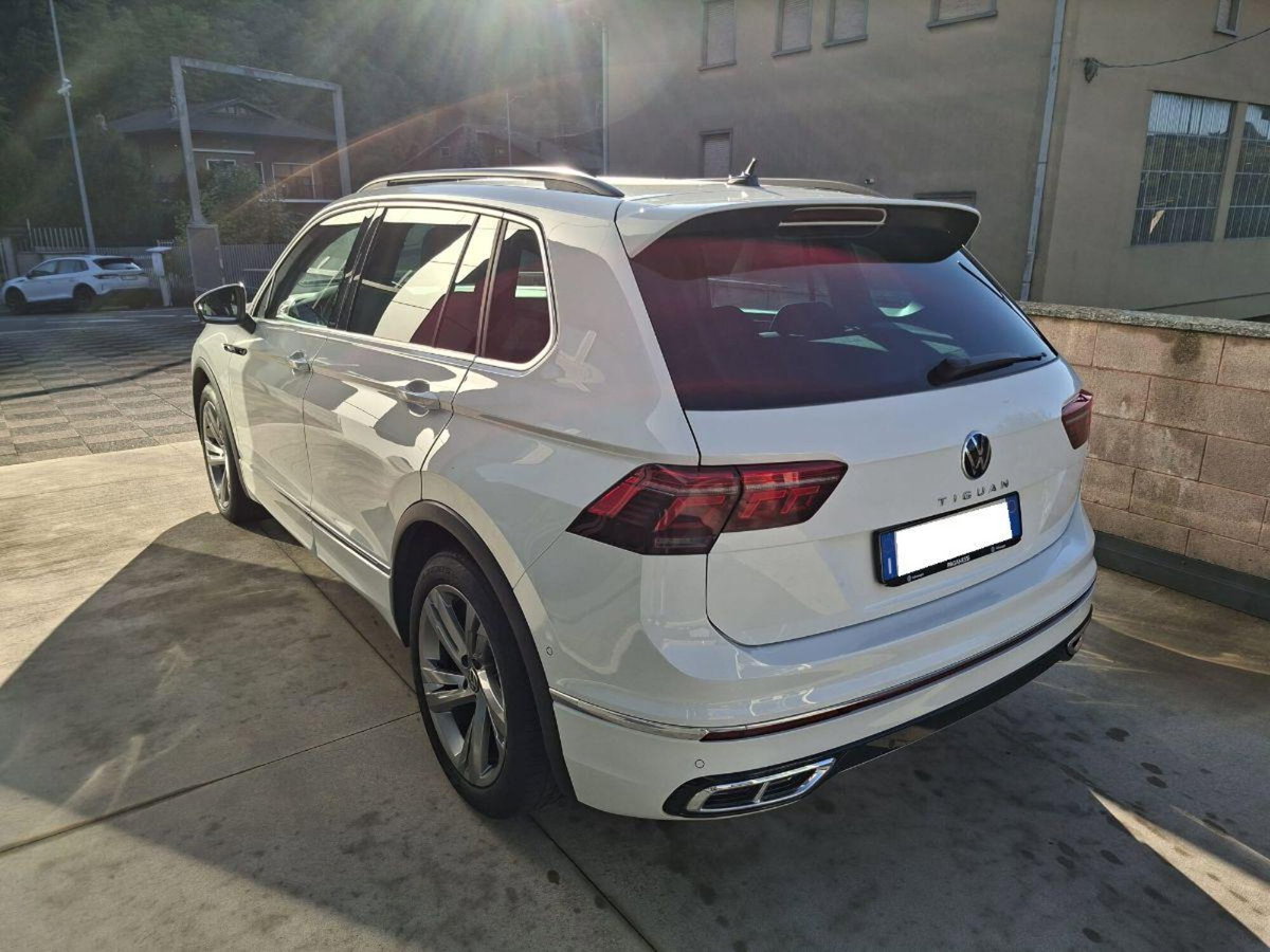 Volkswagen Tiguan 2.0 tdi R-Line 150cv dsg (3)