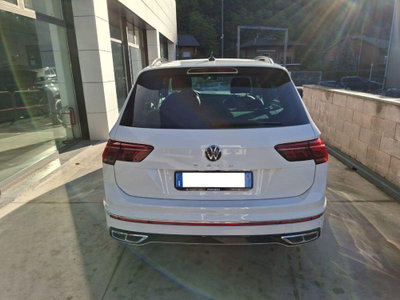 Volkswagen Tiguan 2.0 tdi R-Line 150cv dsg (4)