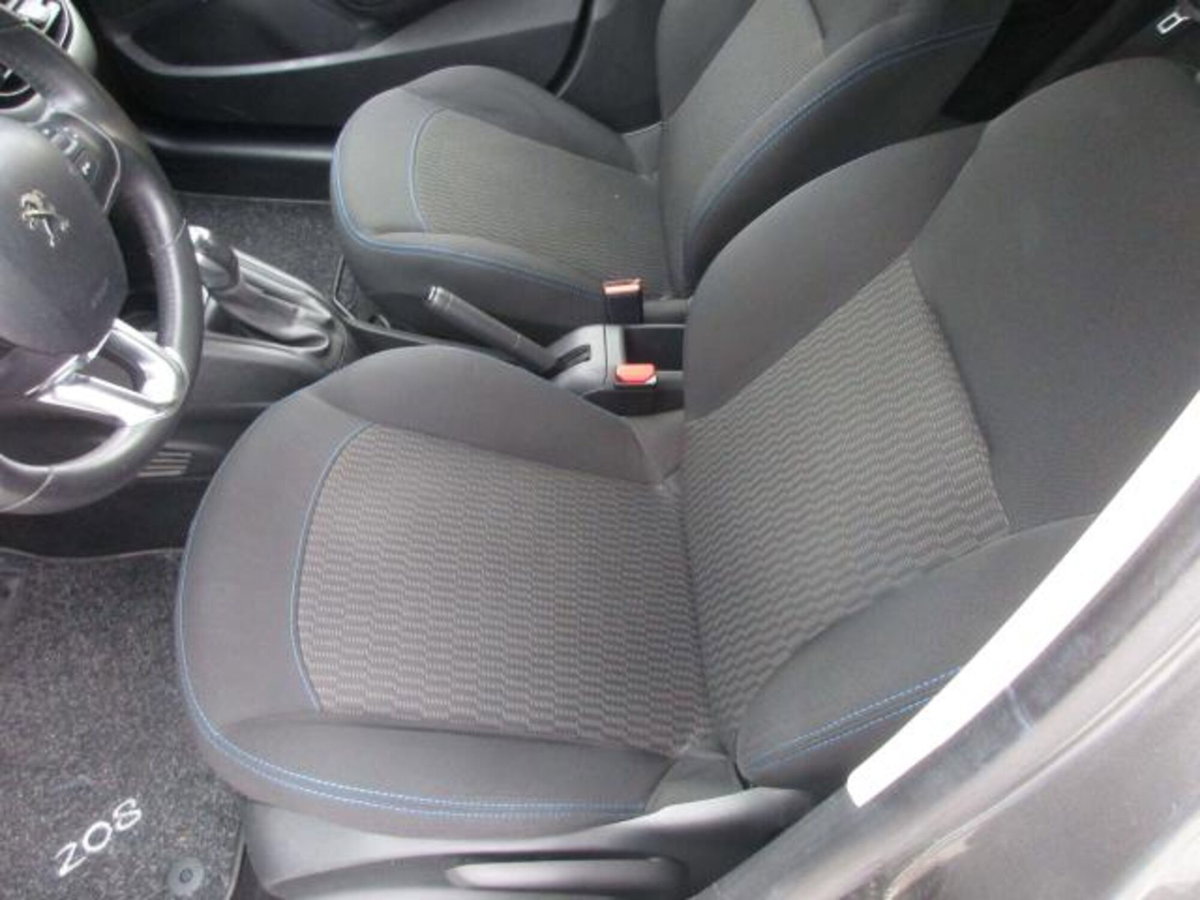 Peugeot 208 75 5 porte Active (10)