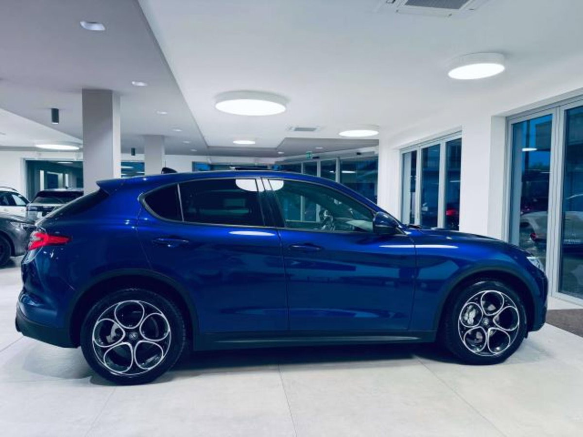 Alfa Romeo Stelvio 2.2 t Sprint Q4 210cv auto (4)