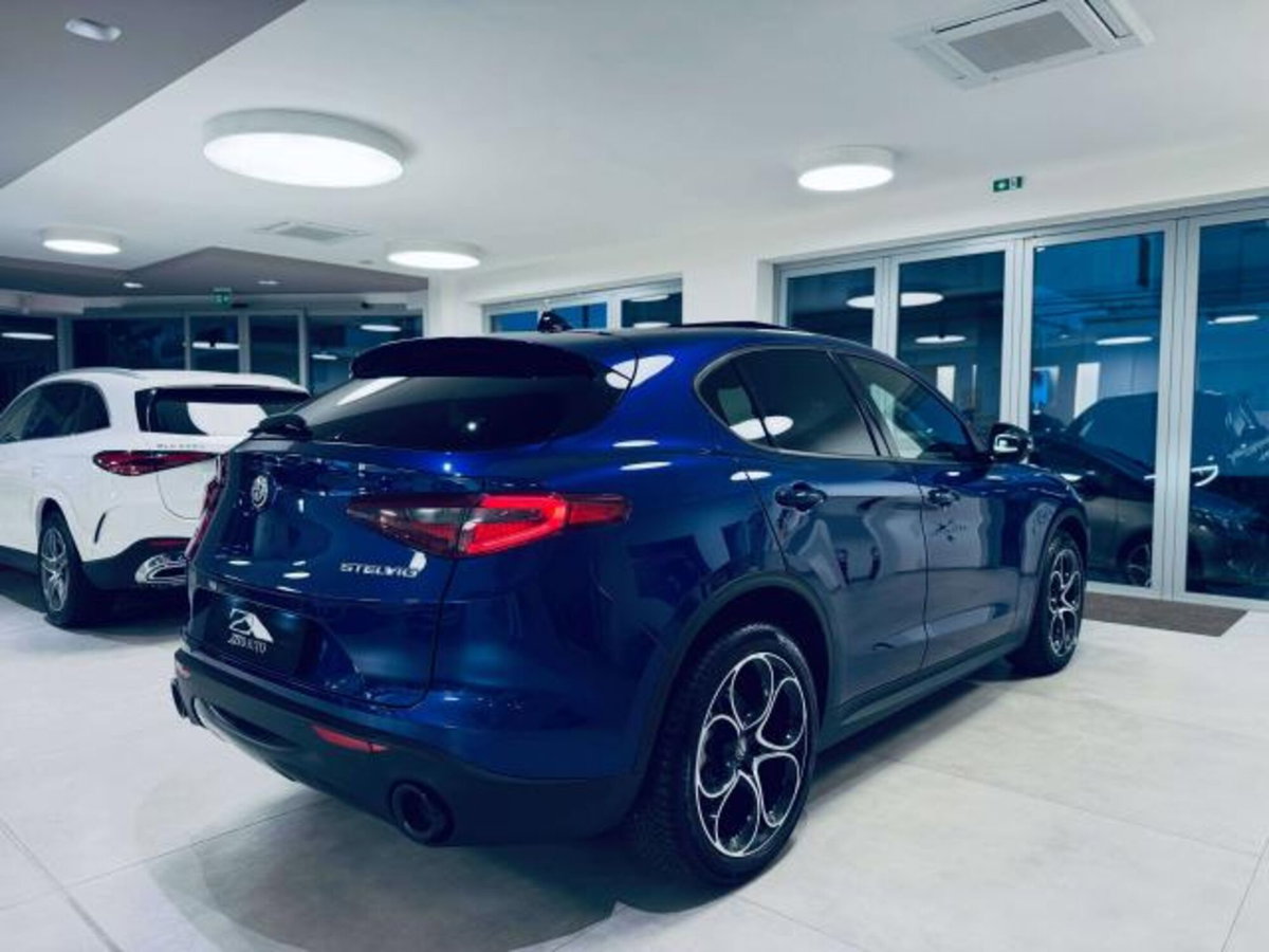 Alfa Romeo Stelvio 2.2 t Sprint Q4 210cv auto (5)